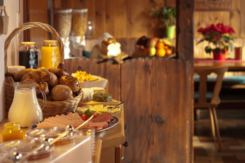 brasserie-LA BRIGUE-min_breakfast_buffet_food_restaurant_meal_hotel_plate_fresh-718745